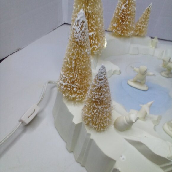 Department 56 Snowbabies Animated Skating Pond Christmas Holiday - Picture 13 of 15